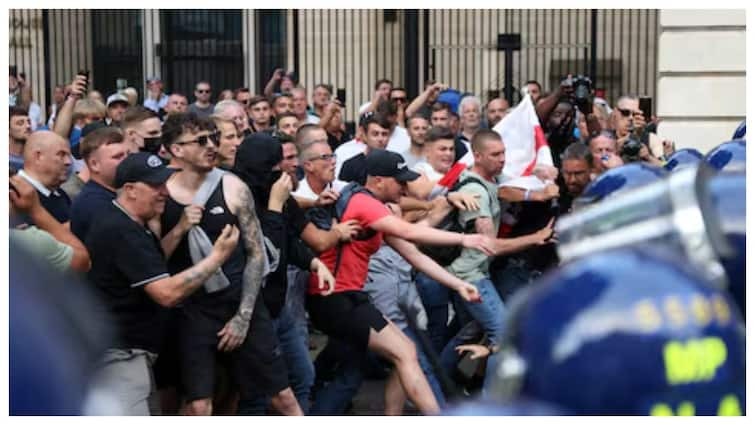 UK protests, Southport stabbing, UK riots, Southport stabbing protests, UK stabbing protests, far-right protesters in UK, UK police, Britain, Southport