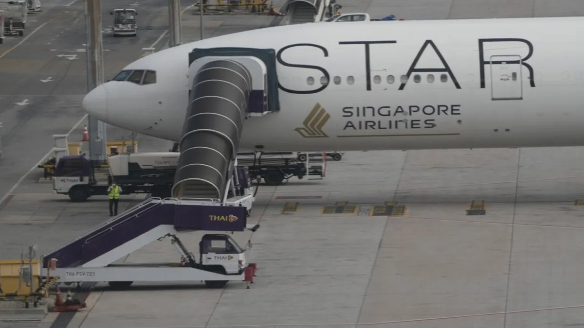 Singapore Airlines 1730116425