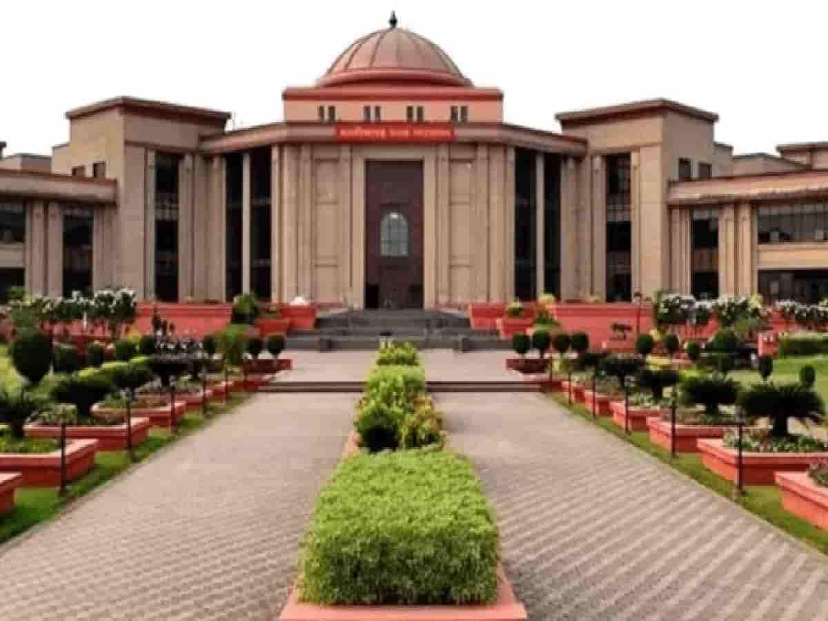 Chhattisgarh High Court Acquits Government Accountant in Bribery Case